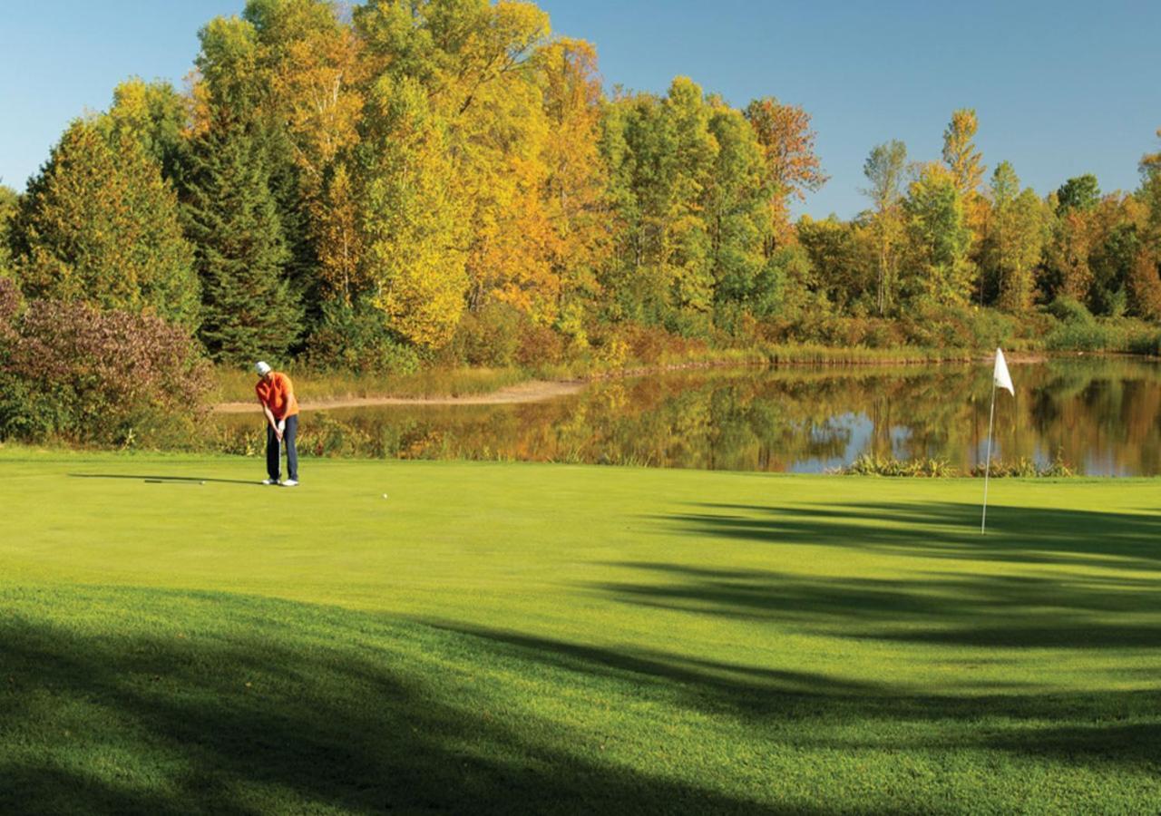 Living Stone Golf Resort Collingwood Extérieur photo