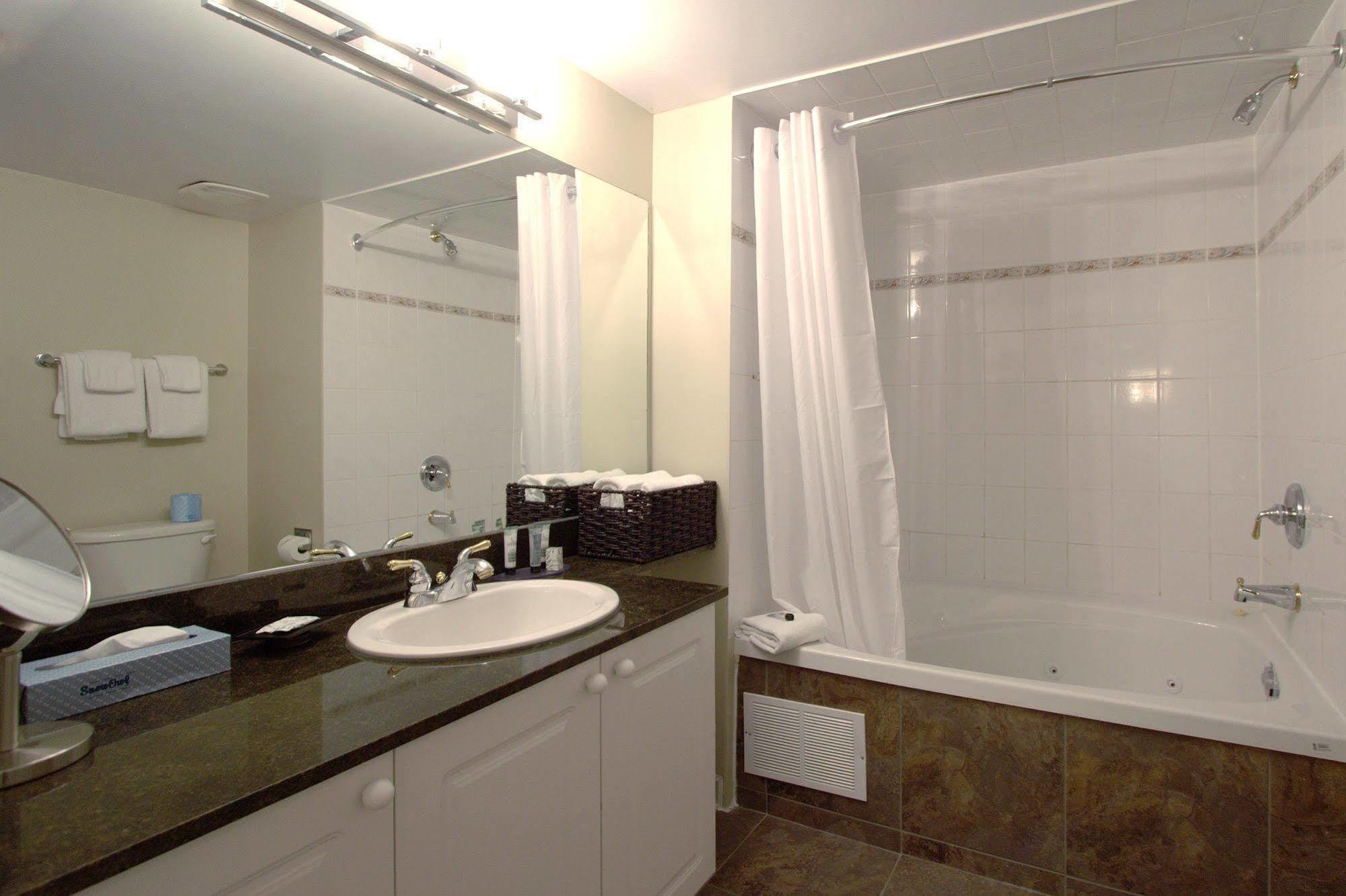Living Stone Golf Resort Collingwood Extérieur photo