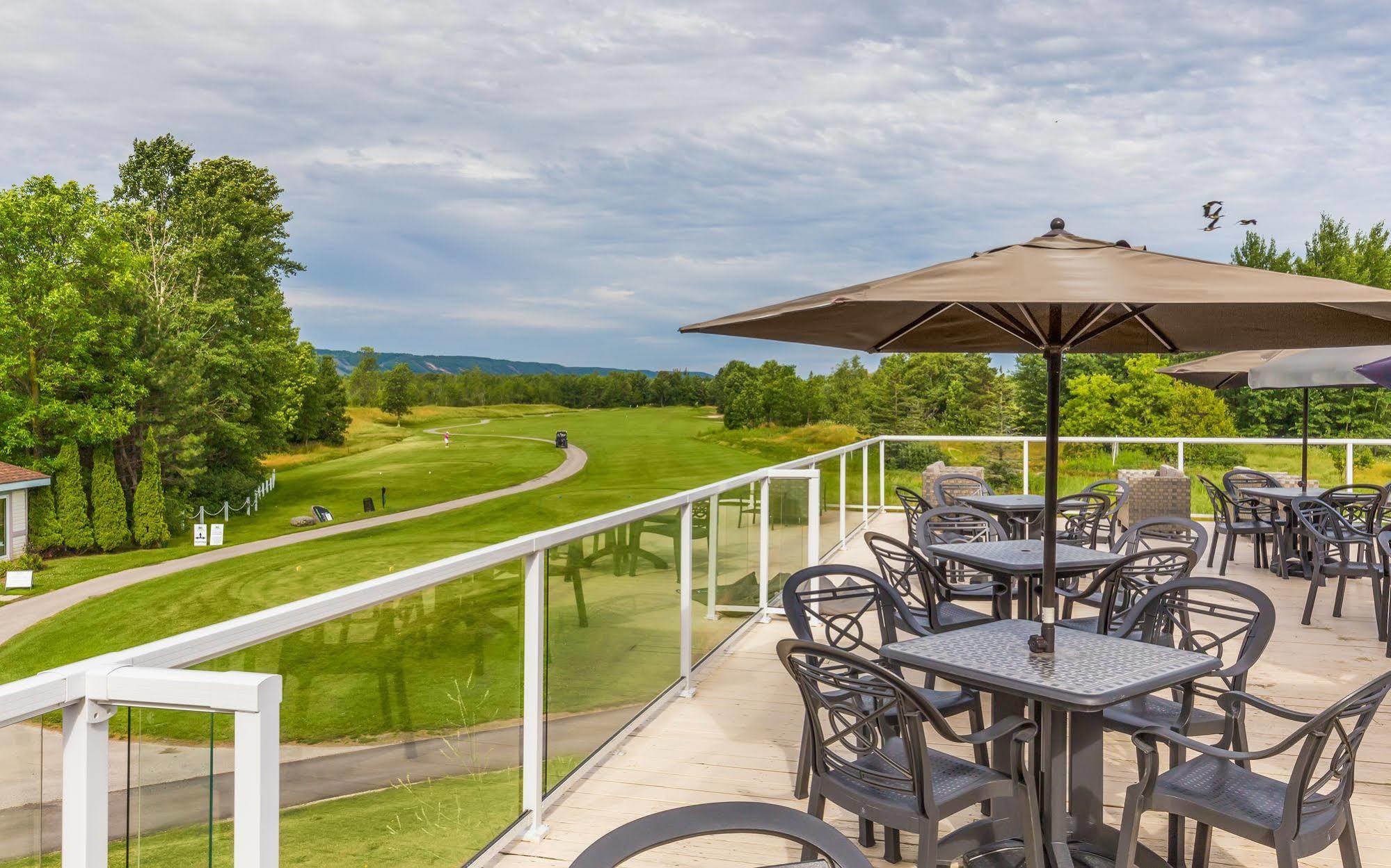 Living Stone Golf Resort Collingwood Extérieur photo